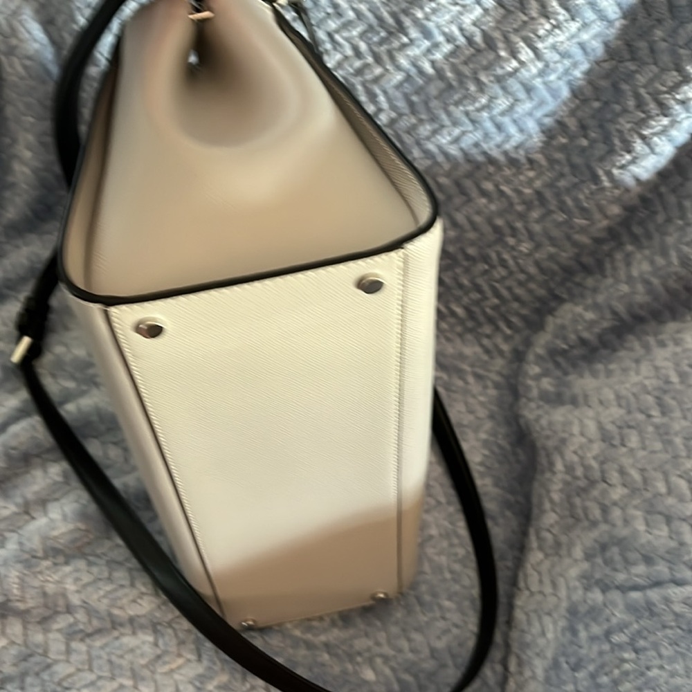 Kate spade medium crossbody - Picture 3 of 8